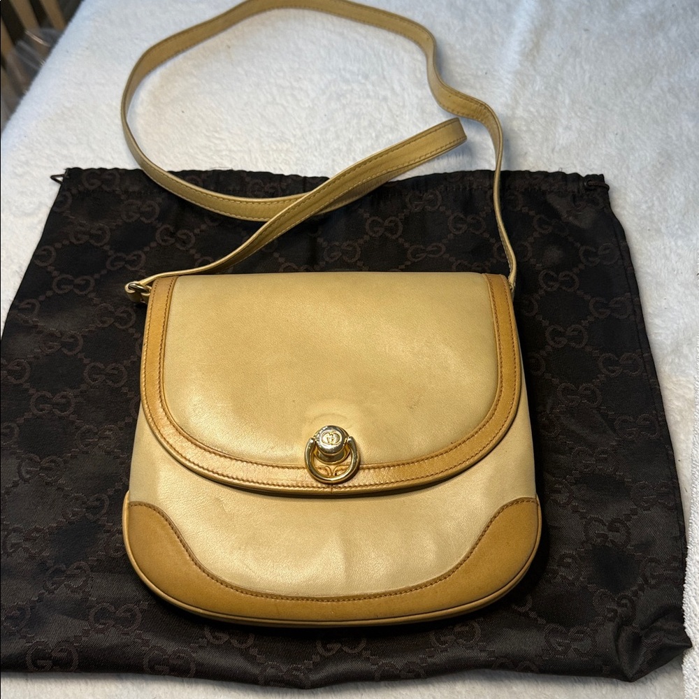 Gucci Leather Cream Double Pocket GG Gold Knocker Flap Shoulder Bag #H170911-3